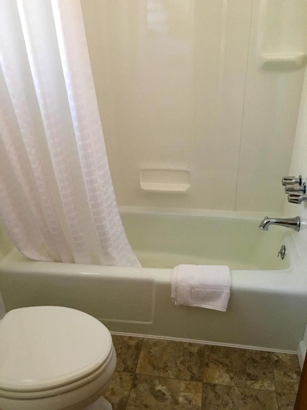 Oak Mar Motel image 17